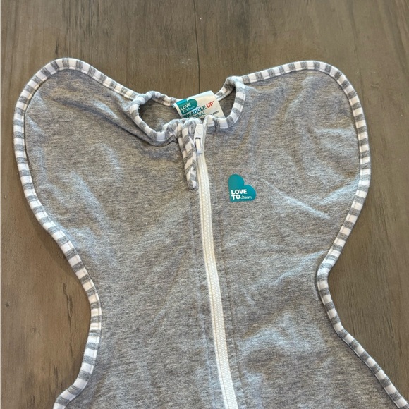 Love To Dream Swaddle Newborn Hands Up Gray 5-8.5 Lbs Pounds Moderate Weather - Picture 10 of 10